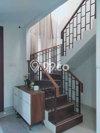 Disewakan Rumah Konsep Modern di Lippo Cikarang Cikarang dengan 3 KT Disewakan Rumah Konsep Modern di Lippo Cikarang Cikarang dengan 3 KT