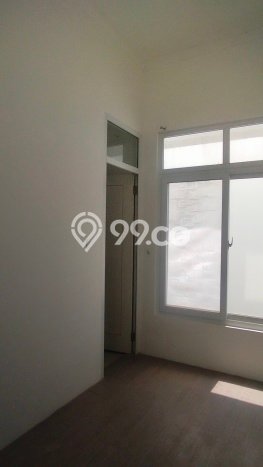 Rumah area , Dekat Stasiun, 6 KT, LT 260m2m² Bangunan 200m2m² Rumah area , Dekat Stasiun, 6 KT, LT 260m2m² Bangunan 200m2m²