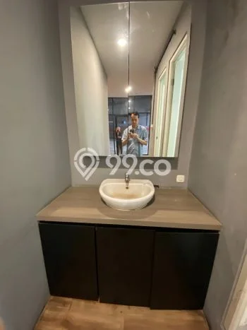 Pabrik Kawasan Komersial di Kemanggisan, Luas 300m², For Rent, Ready Pakai Pabrik Kawasan Komersial di Kemanggisan, Luas 300m², For Rent, Ready Pakai
