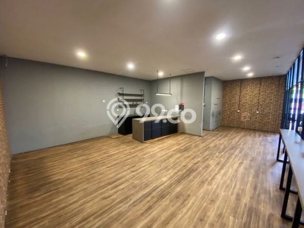 Pabrik Kawasan Komersial di Kemanggisan, Luas 300m², For Rent, Ready Pakai Pabrik Kawasan Komersial di Kemanggisan, Luas 300m², For Rent, Ready Pakai