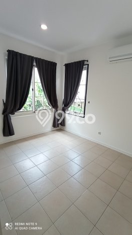 Disewakan! Rumah 4 Kamar Tidur &
3 Kamar Mandi di Lippo Karawaci, Tangerang Disewakan! Rumah 4 Kamar Tidur &
3 Kamar Mandi di Lippo Karawaci, Tangerang