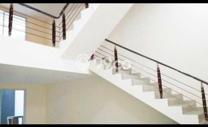 Rumah Elit Modern Tanpa Renovasi di Lippo Karawaci Tangerang Rumah Elit Modern Tanpa Renovasi di Lippo Karawaci Tangerang