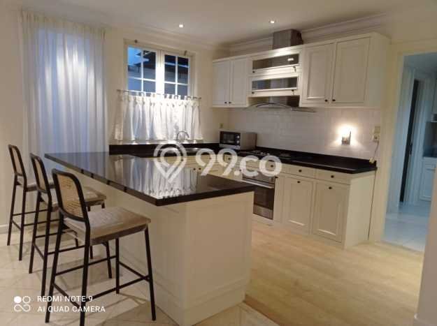 Rumah Bagus Disewakan di Lippo Karawaci, Tangerang LT 650m2, LB 800m2 Rumah Bagus Disewakan di Lippo Karawaci, Tangerang LT 650m2, LB 800m2