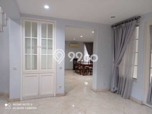 Rumah Disewakan Tangerang LT 700m2 LB 900m2 Area Lippo Karawaci Rumah Disewakan Tangerang LT 700m2 LB 900m2 Area Lippo Karawaci