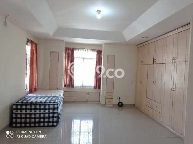 Disewakan! Rumah 4 Kamar Tidur &
3 Kamar Mandi di Lippo Karawaci, Tangerang Disewakan! Rumah 4 Kamar Tidur &
3 Kamar Mandi di Lippo Karawaci, Tangerang