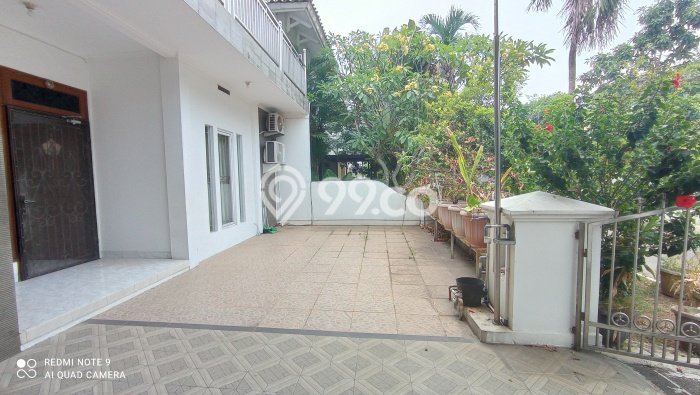 HARGA TERBAIK! Rumah di , 4 KM, Lingkungan Sejuk, LT 250m2m² Bangunan 300m2m² HARGA TERBAIK! Rumah di , 4 KM, Lingkungan Sejuk, LT 250m2m² Bangunan 300m2m²