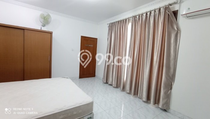 HARGA TERBAIK! Rumah di , 4 KM, Lingkungan Sejuk, LT 250m2m² Bangunan 300m2m² HARGA TERBAIK! Rumah di , 4 KM, Lingkungan Sejuk, LT 250m2m² Bangunan 300m2m²