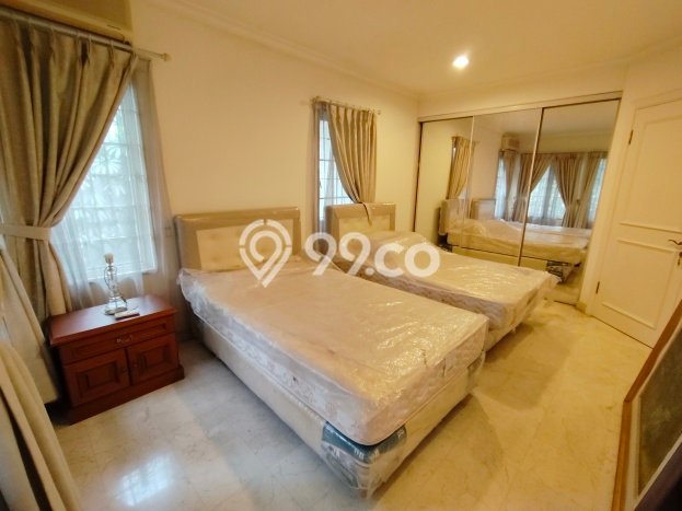 Jarang Ada! Rumah Sewa 4 Kamar Bagus Siap Huni Lippo Karawaci Jarang Ada! Rumah Sewa 4 Kamar Bagus Siap Huni Lippo Karawaci