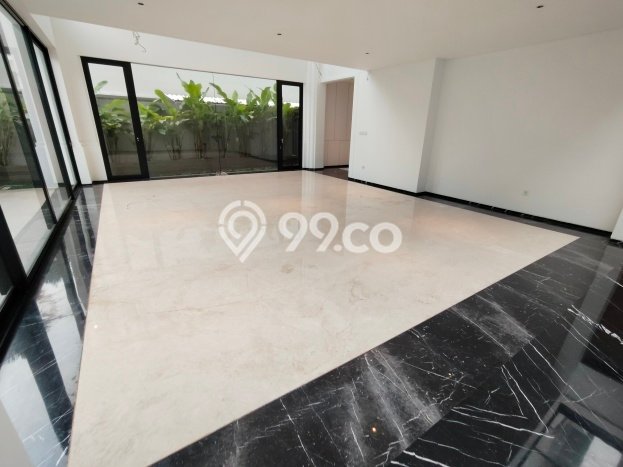 Rumah Mewah LB 350m2 Siap Pakai Desain Elegan di Lippo Karawaci, Tangerang Rumah Mewah LB 350m2 Siap Pakai Desain Elegan di Lippo Karawaci, Tangerang