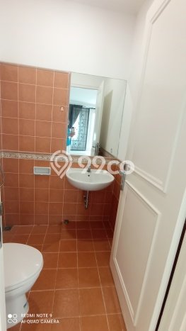 Disewakan! Rumah 4 Kamar Tidur &
3 Kamar Mandi di Lippo Karawaci, Tangerang Disewakan! Rumah 4 Kamar Tidur &
3 Kamar Mandi di Lippo Karawaci, Tangerang