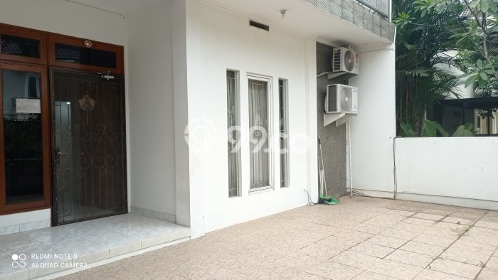 HARGA TERBAIK! Rumah di , 4 KM, Lingkungan Sejuk, LT 250m2m² Bangunan 300m2m² HARGA TERBAIK! Rumah di , 4 KM, Lingkungan Sejuk, LT 250m2m² Bangunan 300m2m²