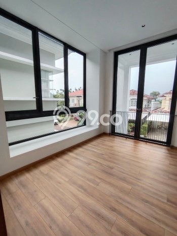 Rumah Mewah LB 350m2 Siap Pakai Desain Elegan di Lippo Karawaci, Tangerang Rumah Mewah LB 350m2 Siap Pakai Desain Elegan di Lippo Karawaci, Tangerang
