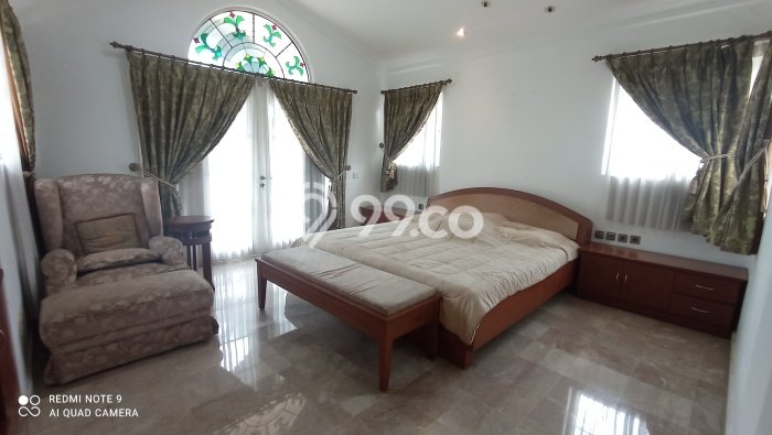 Disewakan! Rumah 6 Kamar Tidur &
4 Kamar Mandi di Lippo Karawaci, Tangerang Disewakan! Rumah 6 Kamar Tidur &
4 Kamar Mandi di Lippo Karawaci, Tangerang