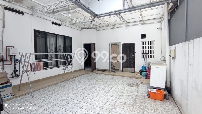 HARGA TERBAIK! Rumah di , 4 KM, Lingkungan Sejuk, LT 250m2m² Bangunan 300m2m² HARGA TERBAIK! Rumah di , 4 KM, Lingkungan Sejuk, LT 250m2m² Bangunan 300m2m²
