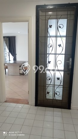 Disewakan! Rumah 4 Kamar Tidur &
3 Kamar Mandi di Lippo Karawaci, Tangerang Disewakan! Rumah 4 Kamar Tidur &
3 Kamar Mandi di Lippo Karawaci, Tangerang