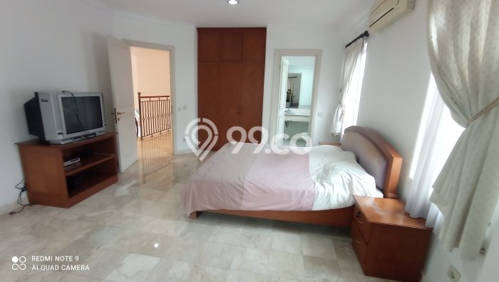 Disewakan! Rumah 6 Kamar Tidur &
4 Kamar Mandi di Lippo Karawaci, Tangerang Disewakan! Rumah 6 Kamar Tidur &
4 Kamar Mandi di Lippo Karawaci, Tangerang