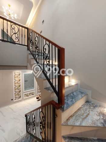 Rumah Modern Minimalis 4 KT Bisa Langsung Pindah di Jagakarsa Rumah Modern Minimalis 4 KT Bisa Langsung Pindah di Jagakarsa