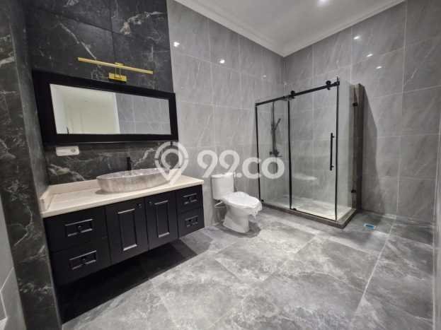 Hunian Elit LB 350m2 Siap Pakai Desain Elegan di Meruya, Jakarta Barat Hunian Elit LB 350m2 Siap Pakai Desain Elegan di Meruya, Jakarta Barat