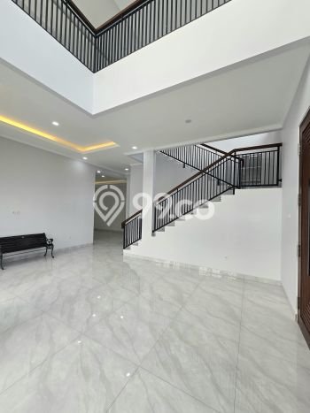 Ready to Use! Premium House LT 302m2 Desain Elegan di Lebak Bulus Ready to Use! Premium House LT 302m2 Desain Elegan di Lebak Bulus