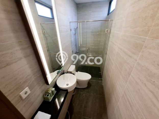 Jual Rumah Luas Elegan Dengan View Eksklusif di Grand Wisata, Bekasi Jual Rumah Luas Elegan Dengan View Eksklusif di Grand Wisata, Bekasi