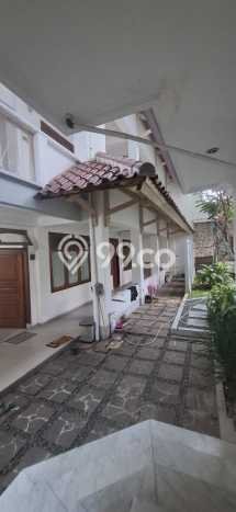 BEST DEAL Rumah Mewah 8 BR Disewakan di Jakarta Pusat Siap Pakai BEST DEAL Rumah Mewah 8 BR Disewakan di Jakarta Pusat Siap Pakai