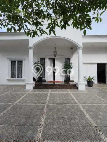 Lokasi strategis! Rumah siap huni disewakan di Menteng LB 800m2 Lokasi strategis! Rumah siap huni disewakan di Menteng LB 800m2