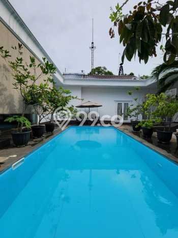 Lokasi strategis! Rumah siap huni disewakan di Menteng LB 800m2 Lokasi strategis! Rumah siap huni disewakan di Menteng LB 800m2