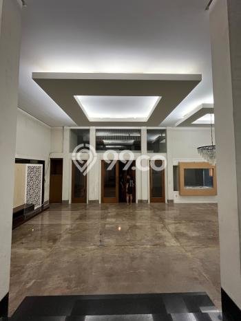 Hunian Modern Disewakan 4 Kamar di Menteng Bisa Nego Hunian Modern Disewakan 4 Kamar di Menteng Bisa Nego