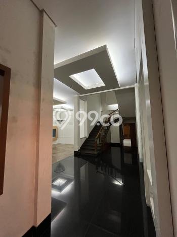 Hunian Modern Disewakan 4 Kamar di Menteng Bisa Nego Hunian Modern Disewakan 4 Kamar di Menteng Bisa Nego