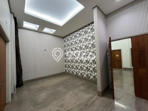Hunian Modern Disewakan 4 Kamar di Menteng Bisa Nego Hunian Modern Disewakan 4 Kamar di Menteng Bisa Nego