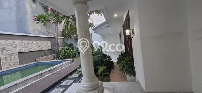 BEST DEAL Rumah Mewah 8 BR Disewakan di Jakarta Pusat Siap Pakai BEST DEAL Rumah Mewah 8 BR Disewakan di Jakarta Pusat Siap Pakai