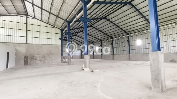 LOKASI SUPER STRATEGIS! Gudang Kawasan Tigaraksa, Luas 1250m², Area Bisnis LOKASI SUPER STRATEGIS! Gudang Kawasan Tigaraksa, Luas 1250m², Area Bisnis