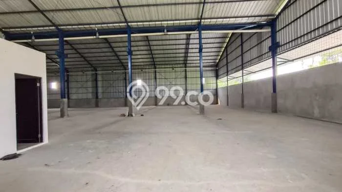 Gudang Disewakan di Jambe, Luas 1250m², Area Bisnis, Jalan Strategis Gudang Disewakan di Jambe, Luas 1250m², Area Bisnis, Jalan Strategis