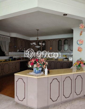 Jual Rumah Mewah Elegan Dengan View Cantik di Tomang, Jakarta Barat Jual Rumah Mewah Elegan Dengan View Cantik di Tomang, Jakarta Barat