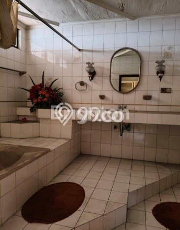 Jual Rumah Mewah Elegan Dengan View Cantik di Tomang, Jakarta Barat Jual Rumah Mewah Elegan Dengan View Cantik di Tomang, Jakarta Barat