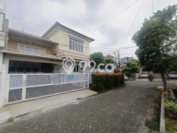 Hunian Elit LB 350m2 Siap Pakai Desain Elegan di Bintaro, Tangerang Selatan Hunian Elit LB 350m2 Siap Pakai Desain Elegan di Bintaro, Tangerang Selatan