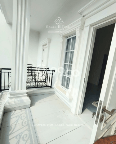 Jual Rumah Mewah Elegan Dengan View Eksklusif di Meruya, Jakarta Barat Jual Rumah Mewah Elegan Dengan View Eksklusif di Meruya, Jakarta Barat