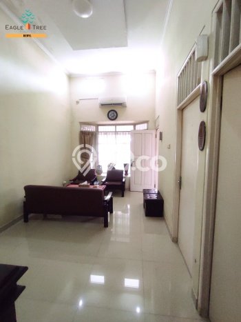 Rumah Luas Asri 3 KT Siap Pakai di Bintaro Tangerang Selatan Rumah Luas Asri 3 KT Siap Pakai di Bintaro Tangerang Selatan