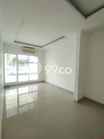Rumah Luas Asri 3 KT Siap Pakai di Bintaro Tangerang Selatan Rumah Luas Asri 3 KT Siap Pakai di Bintaro Tangerang Selatan