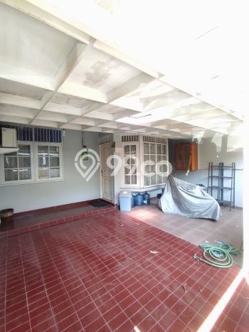 Rumah Luas Asri 3 KT Siap Pakai di Bintaro Tangerang Selatan Rumah Luas Asri 3 KT Siap Pakai di Bintaro Tangerang Selatan