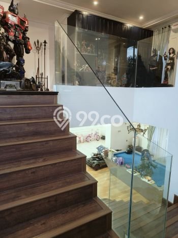 Rumah Mewah Siap Huni LT 354m2 di Bintaro, Tangerang Selatan Rumah Mewah Siap Huni LT 354m2 di Bintaro, Tangerang Selatan