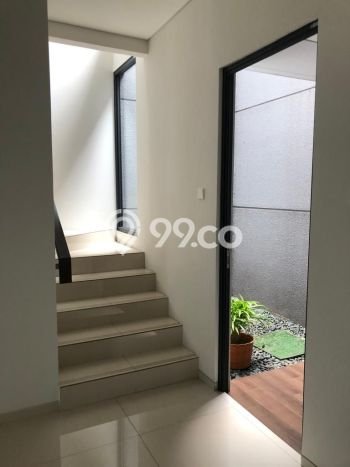 Rumah Elit LB 165m2 Siap Pakai Desain Elegan di Bintaro, Tangerang Selatan Rumah Elit LB 165m2 Siap Pakai Desain Elegan di Bintaro, Tangerang Selatan