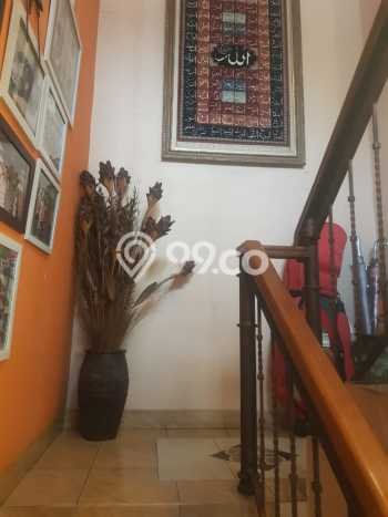 Rumah Mewah LB 250m2 Siap Huni Desain Elegan di Bintaro, Tangerang Selatan Rumah Mewah LB 250m2 Siap Huni Desain Elegan di Bintaro, Tangerang Selatan