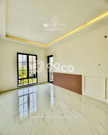 Rumah Modern 4 KT di BSD City Tangerang Semi Furnished Rumah Modern 4 KT di BSD City Tangerang Semi Furnished