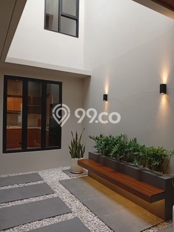 Hunian Elit LB 242m2 Siap Huni Desain Elegan di BSD City, Tangerang Hunian Elit LB 242m2 Siap Huni Desain Elegan di BSD City, Tangerang