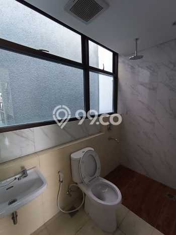 Rumah Elit Modern Tanpa Renovasi di Cipadu Tangerang Rumah Elit Modern Tanpa Renovasi di Cipadu Tangerang