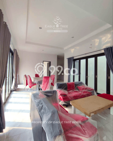 Jual Rumah Luas Megah Dengan View Eksklusif di Meruya, Jakarta Barat Jual Rumah Luas Megah Dengan View Eksklusif di Meruya, Jakarta Barat