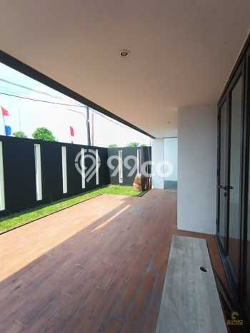 Rumah Elit Modern Tanpa Renovasi di Cipadu Tangerang Rumah Elit Modern Tanpa Renovasi di Cipadu Tangerang