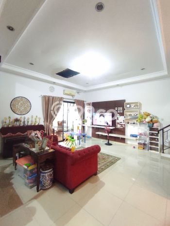 For Sale! Premium House LT 160m2 Desain Elegan di Graha Raya For Sale! Premium House LT 160m2 Desain Elegan di Graha Raya