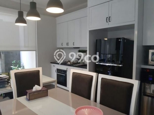 Hunian Elit LB 450m2 Siap Huni Desain Elegan di Bintaro, Tangerang Selatan Hunian Elit LB 450m2 Siap Huni Desain Elegan di Bintaro, Tangerang Selatan
